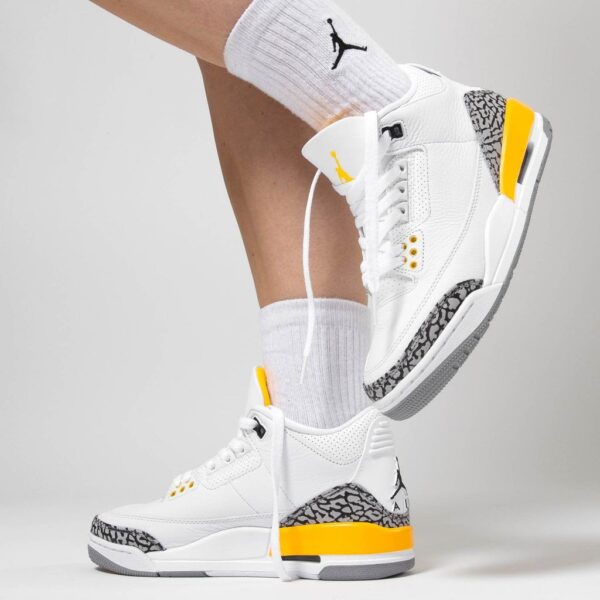 Air Jordan 3 Retro Wmns ‘Laser Orange’