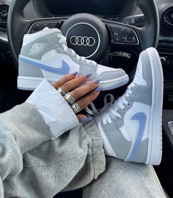 Air Jordan 1 Mid Wolf Grey Blue