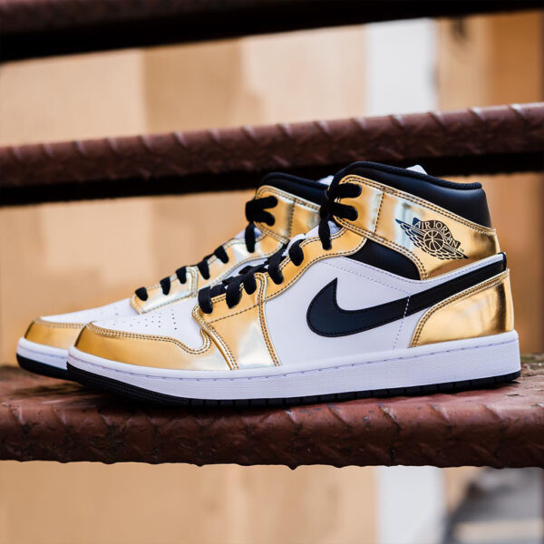 Air Jordan 1 Mid SE “White Metallic Gold”