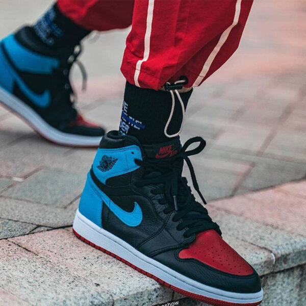 Air Jordan 1 Retro High OG – UNC to Chicago