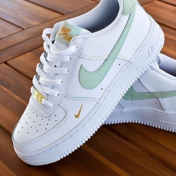 Air Force 1 07 Essential White Light Silver