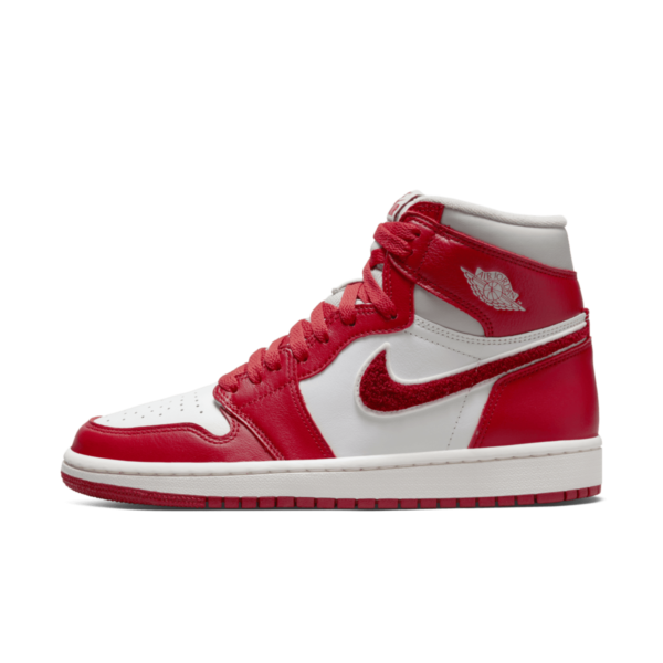 Air Jordan 1 WMNS ‘Varsity Red’ – Chenille