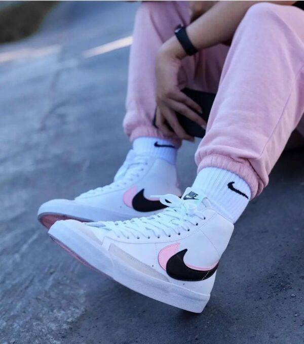 Nike Blazer Mid 77 Arctic Punch